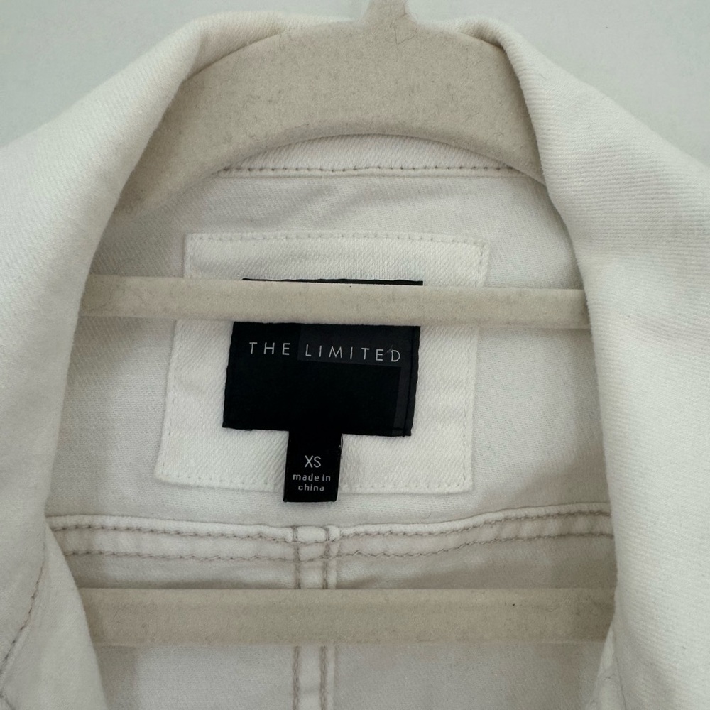 The Limited women’s White Denim Jacket - Picture 2 of 5